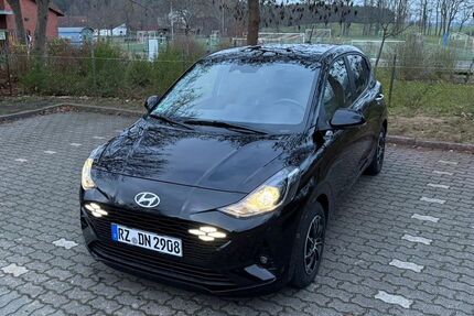 Hyundai i10 9.800 km 15.990 &euro; Ratekau 23611