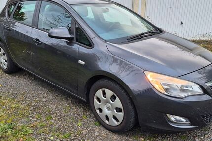Opel Astra 170.000 km 2.550 € Ebelsbach 97500