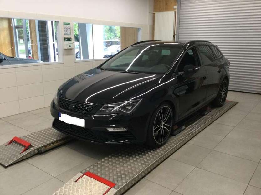 Seat Leon 62.773 km 24.879 € Erfurt 99098