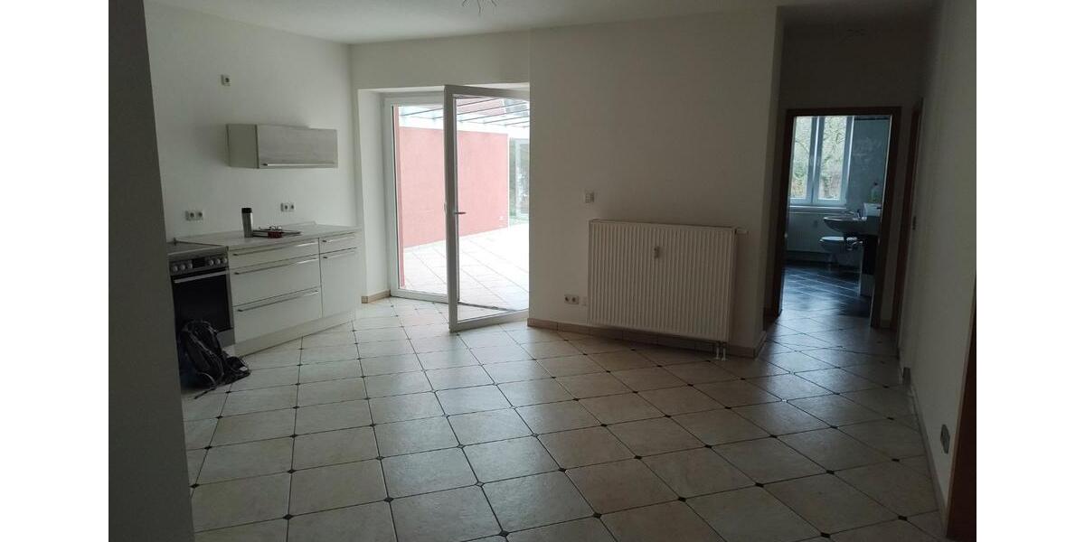 Etagenwohnung Rostock Groß-Klein - 3 Zimmer, 135 m&sup2;, 1.350&euro; | Angebot:25590592