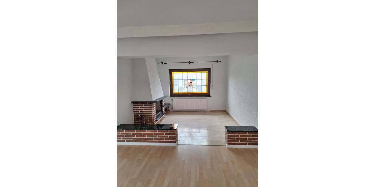 Etagenwohnung Solms - 3.5 Zimmer, 125 m&sup2;, 1.000&euro; | Angebot:26314672