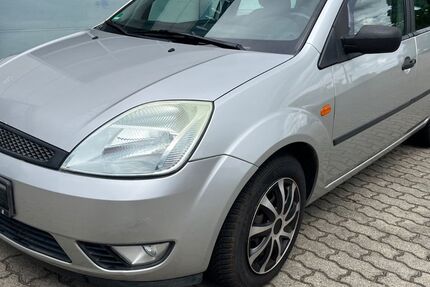Ford Fiesta 94.100 km 1.590 &euro; Aschersleben 06449