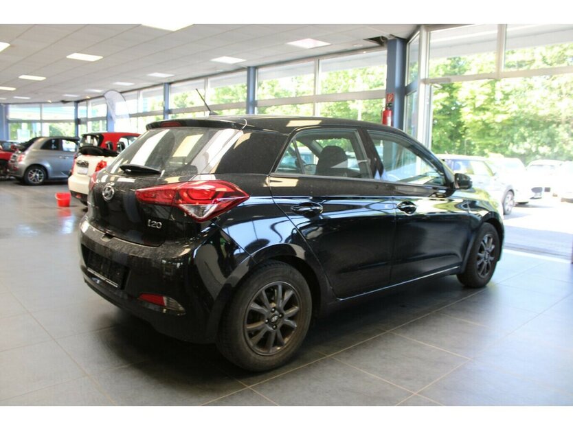 Hyundai i20 1.2 5-Türig - Klima - SHZ - 83.709 km 9.980 € Euskirchen 53881