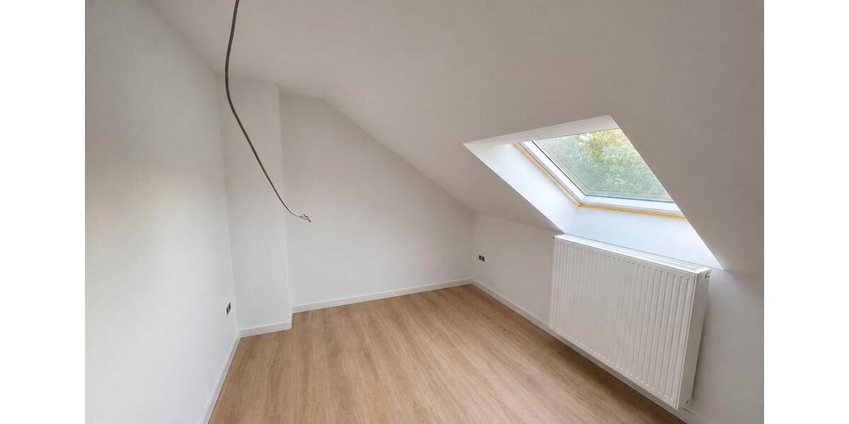 Dachgeschoßwohnung Bad Arolsen - 4 Zimmer, 110 m&sup2;, 925&euro; | Angebot:26625704