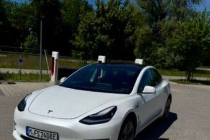 Tesla Model 3 99.450 km 26.800 &euro; München 81671