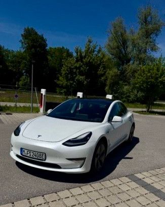 Tesla Model 3 99.450 km 26.800 &euro; München 81671