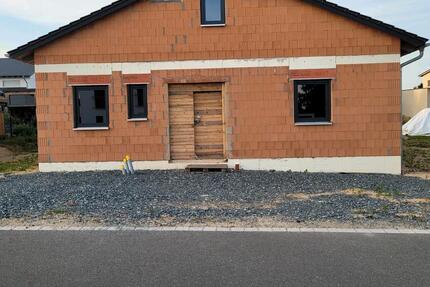 Bungalow geschlossener Rohbau zimmer