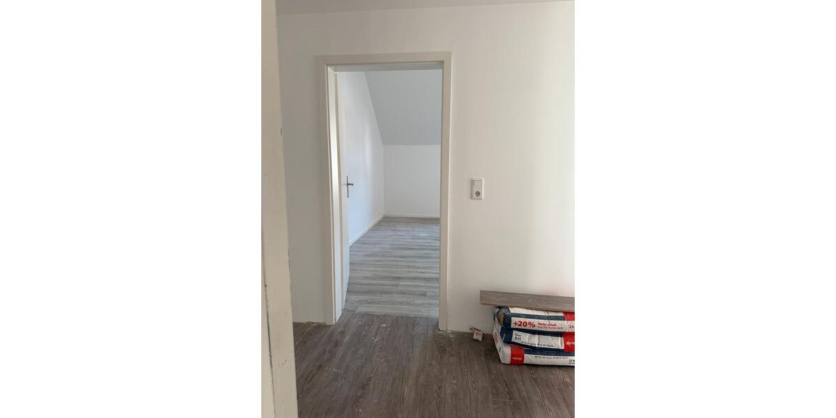 Dachgeschoßwohnung Neuss Furth-Mitte - 2 Zimmer, 55 m&sup2;, 700&euro; | Angebot:25045377
