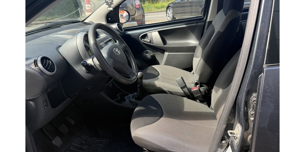 Toyota Aygo Cool 124.800 km 1.990 &euro; Koblenz 56070
