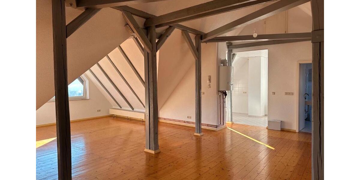 Dachgeschosswohnung mit Blick über Zella-Mehlis 3 zimmer