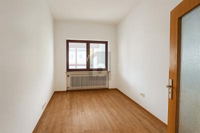 ZENTRALE LAGE MIT TOP-ANBINDUNG - Gewerbeobjekt Puchheim | Angebot:26543752