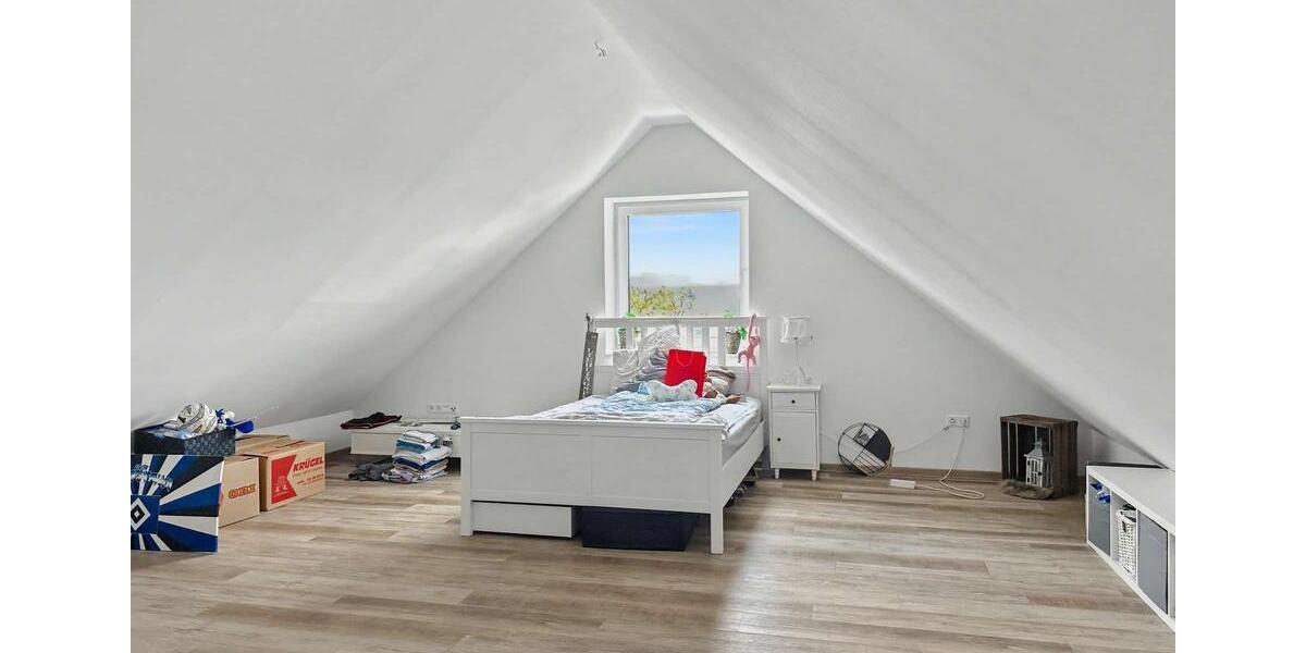 Dachgeschoßwohnung Ganderkesee - 4 Zimmer, 96 m&sup2;, 1.250&euro; | Angebot:25943368