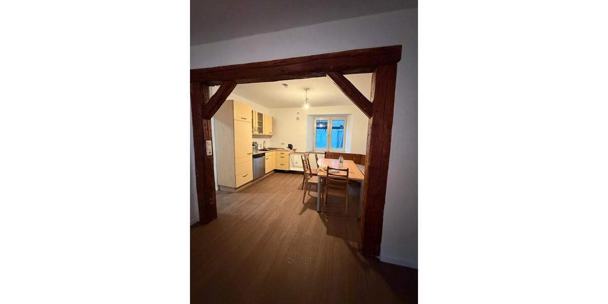 Frisch renoviertes Reihenmittelhaus zum Vermieten 6 zimmer