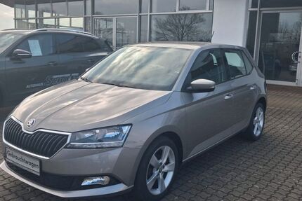 Skoda Fabia 49.950 km 10.550 &euro; Oelsnitz 08606