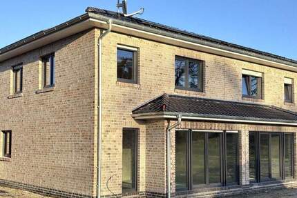 Neubau Doppelhaushälfte in Wiefelstede! 4 zimmer