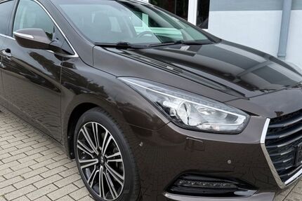 Hyundai i40 93.600 km 17.990 € Chemnitz OT Mittelbach 09224