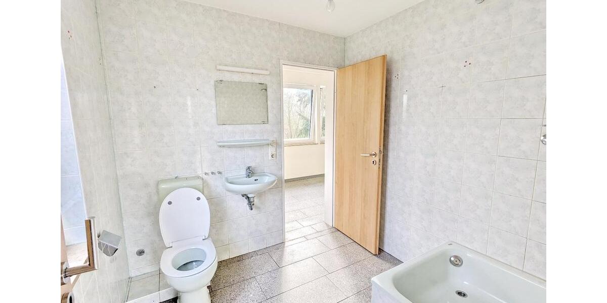 Grosse 2 Zi.- Wohnung 80qm mit Parkblick im Gutspark Tessin 2 zimmer