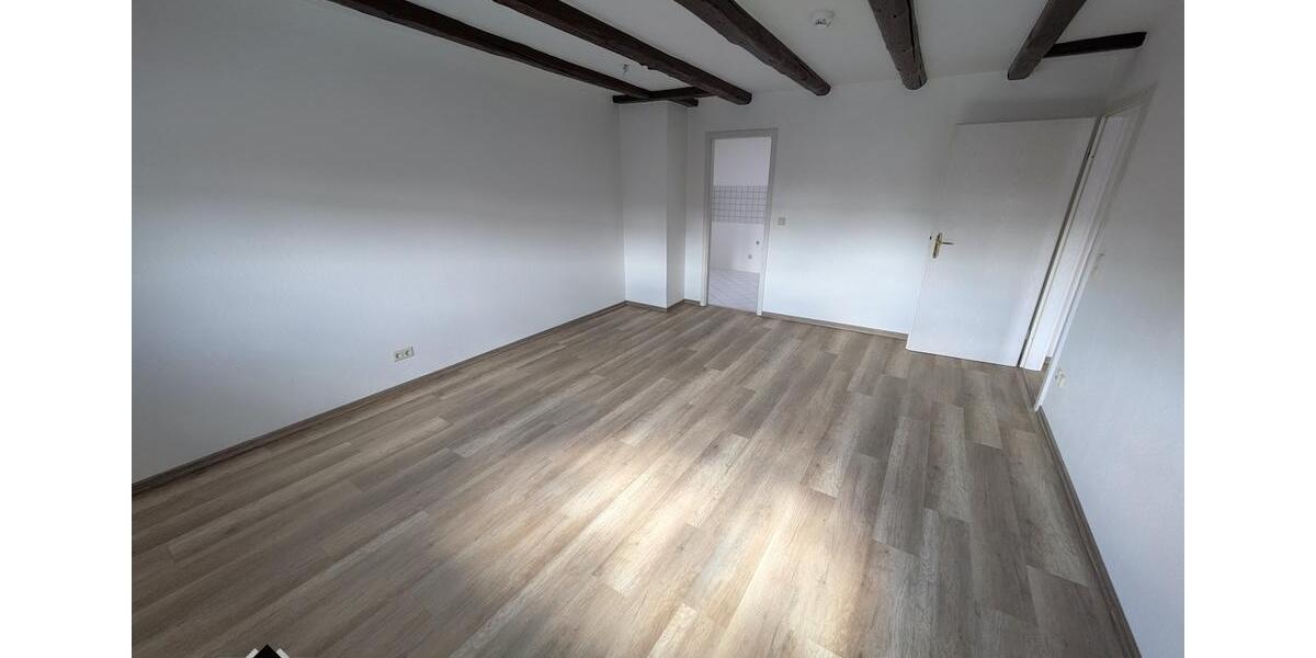 Dachgeschoßwohnung Zwickau - 2 Zimmer, 55 m&sup2;, 270&euro; | Angebot:26008207