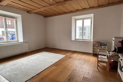 Wohnung Miesbach - 3 Zimmer, 77 m&sup2;, 1.060&euro; | Angebot:26031938