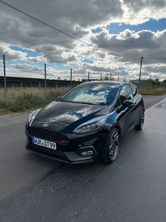 Ford Fiesta 60.300 km 20.800 € Leipzig 04129