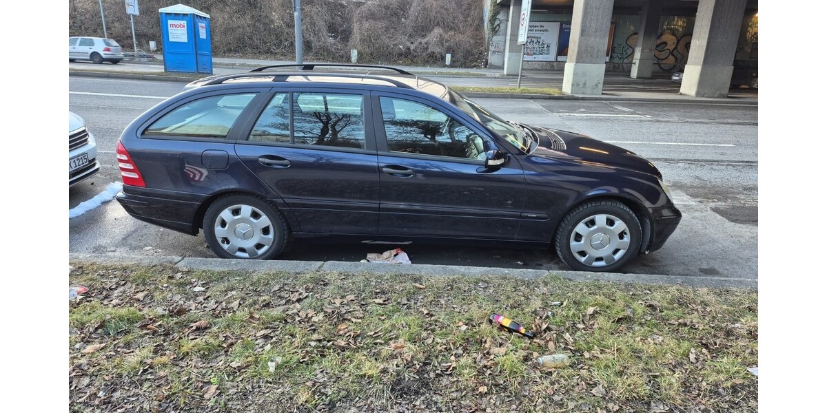 Mercedes-Benz C-Klasse 118.000 km 3.700 &euro; München 80313