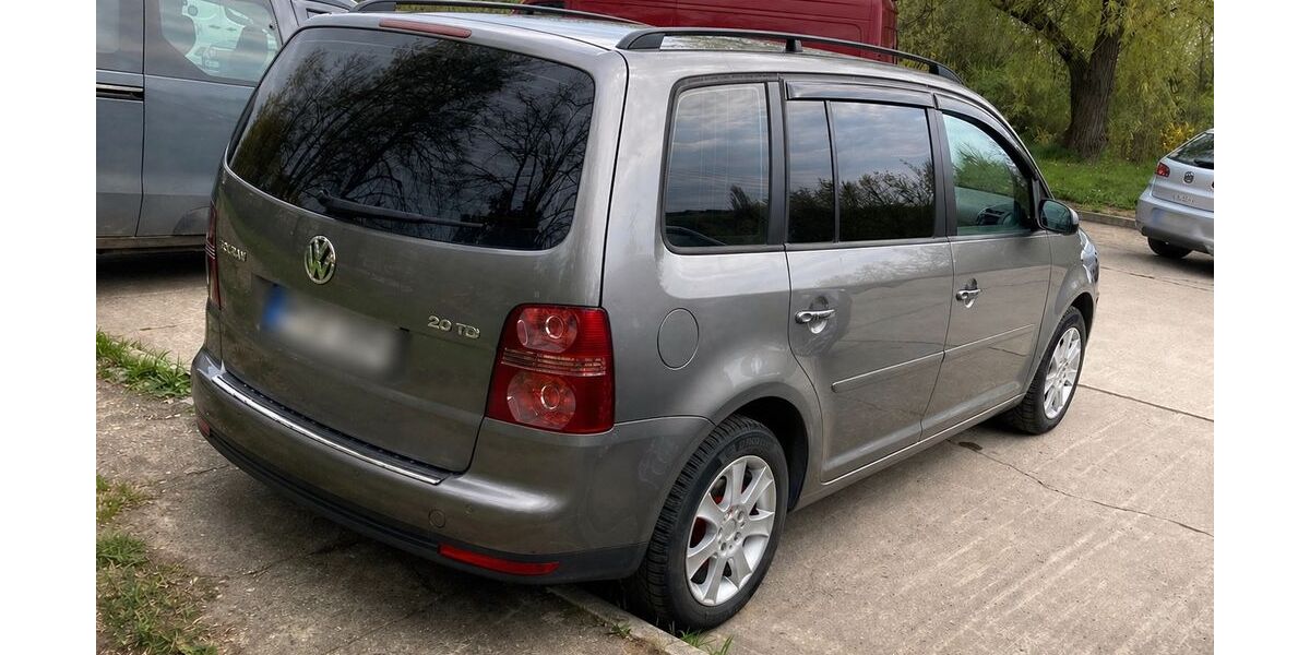 VW Touran 196.200 km 4.900 &euro; Berlin 12689