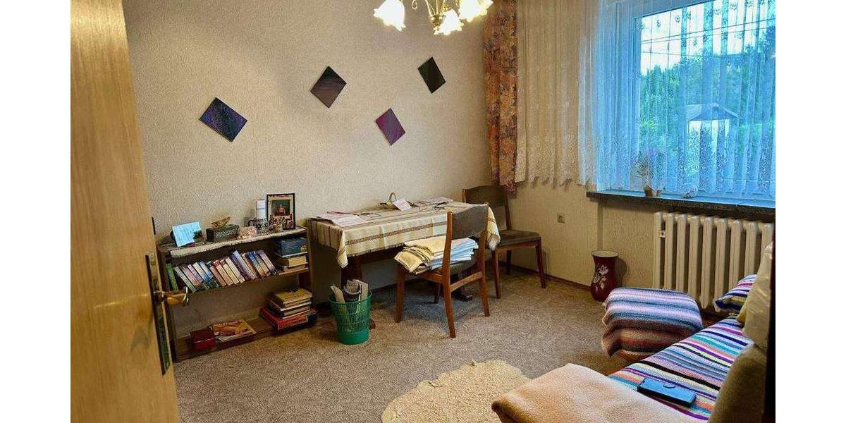 Bungalow - EinZweifamilienhaus mit Wintergarten und tollem Ausblick - Einfamilienhaus Unterwellenborn | Angebot:25809411