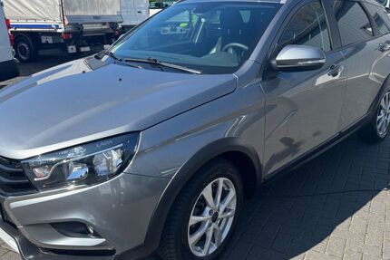 Lada Vesta 69.873 km 8.950 &euro; Kaufungen (bei Kassel)­­­­­­­­­­­­ 34260