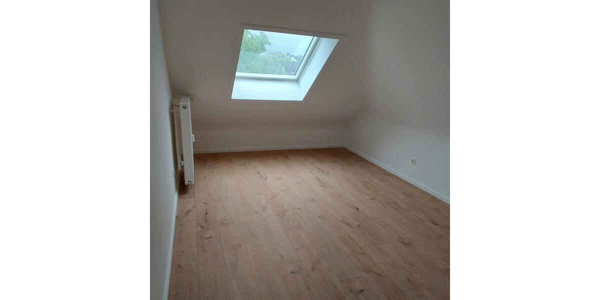 Dachgeschoßwohnung Frankfurt am Main Schwanheim - 2 Zimmer, 48 m&sup2;, 700&euro; | Angebot:26407665