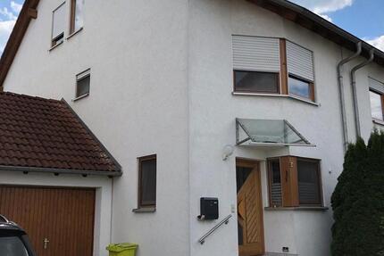 Haus Heiningen - 4.5 Zimmer, 120 m&sup2;, 1.550&euro; | Angebot:25045036