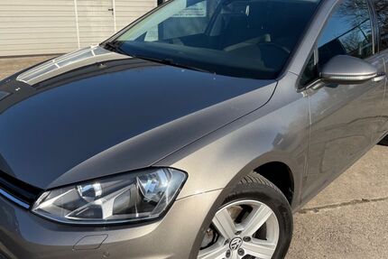 VW Golf 135.000 km 10.999 &euro; Höxter 37671