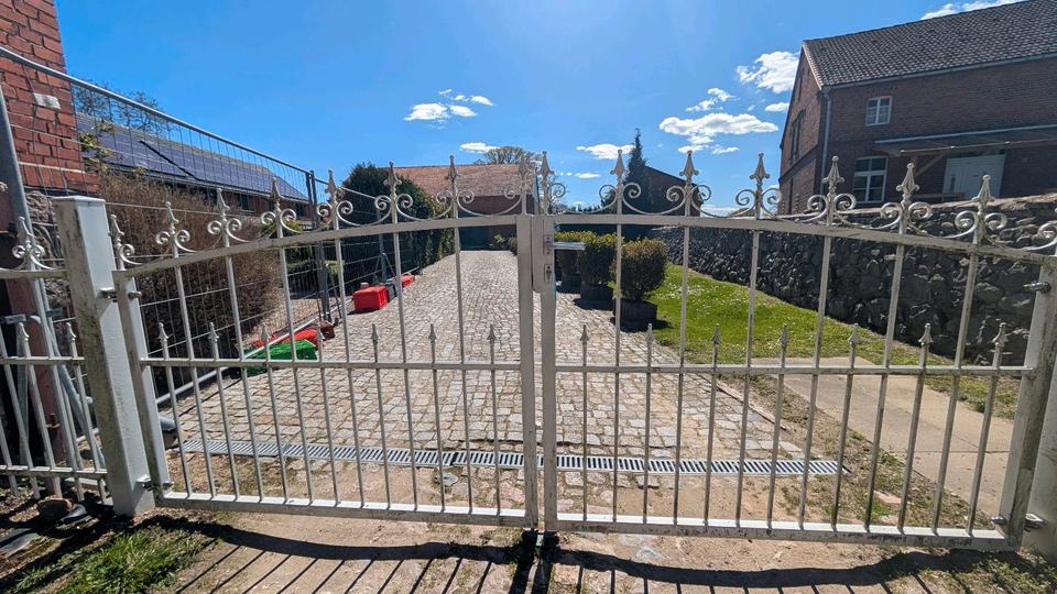 Villa Perleberg - 9 Zimmer, 300 m&sup2;, 320.000&euro; | Angebot:27137454