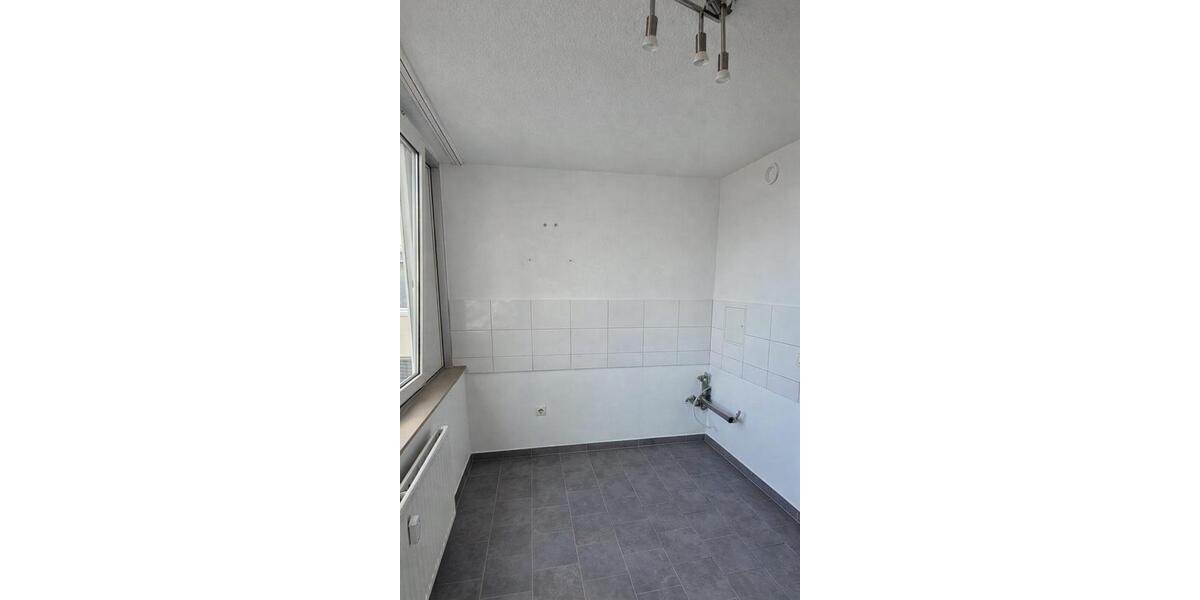 Etagenwohnung Ludwigshafen am Rhein Ludwigshafen-Hemshof - 4 Zimmer, 81 m&sup2;, 240.000&euro; | Angebot:25902085