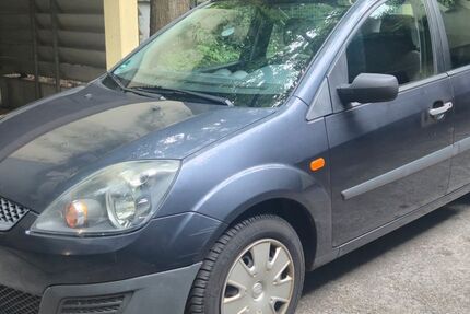Ford Fiesta 143.000 km 1.450 &euro; Freiburg 79106
