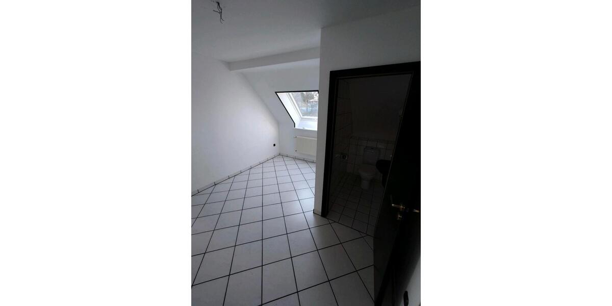Dachgeschoßwohnung Trierweiler - 3 Zimmer, 120 m&sup2;, 1.050&euro; | Angebot:26125973