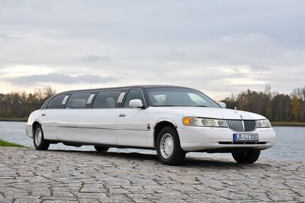 Lincoln Town Car 264.000 km 8.000 &euro; Kappel-Grafenhausen 77966