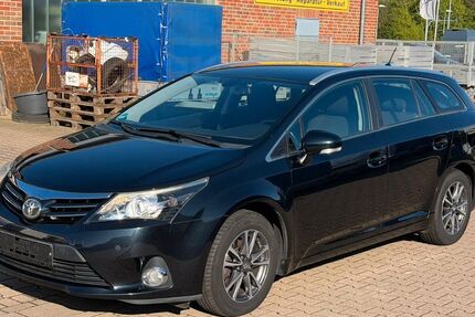 Toyota Avensis 109.920 km 10.590 &euro; Magdeburg 39120