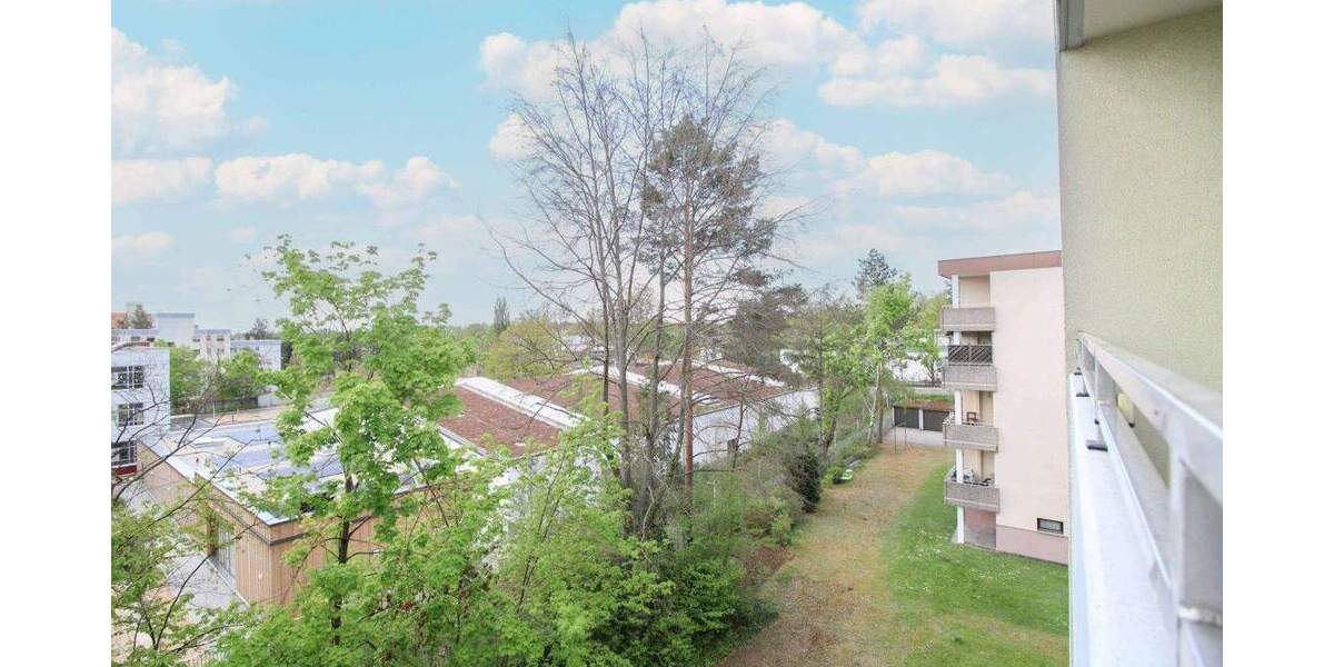 Sehr schön geschnittene 2-ZW mit TG-Stellplatz und Balkon in Fürth 2 zimmer