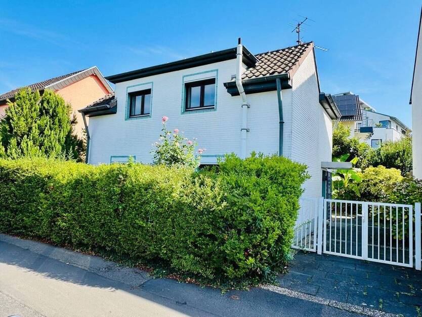 Charmantes Einfamilienhaus, 92 qm WFL mit toller Aufteilung + Garten in begehrter Lage in Bonn-Beuel