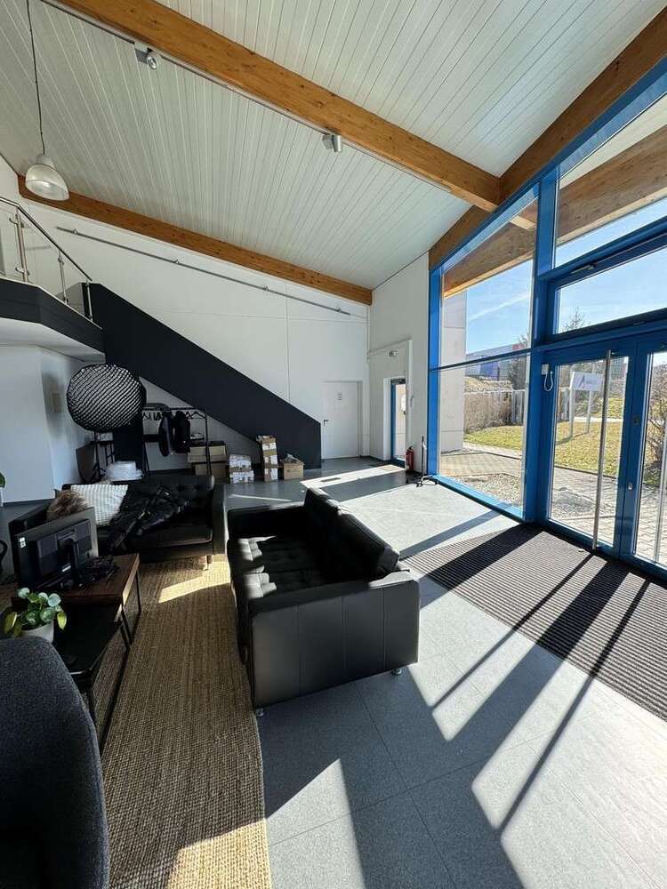 Büro in Neuenmarkt 6.225 € 880 m²