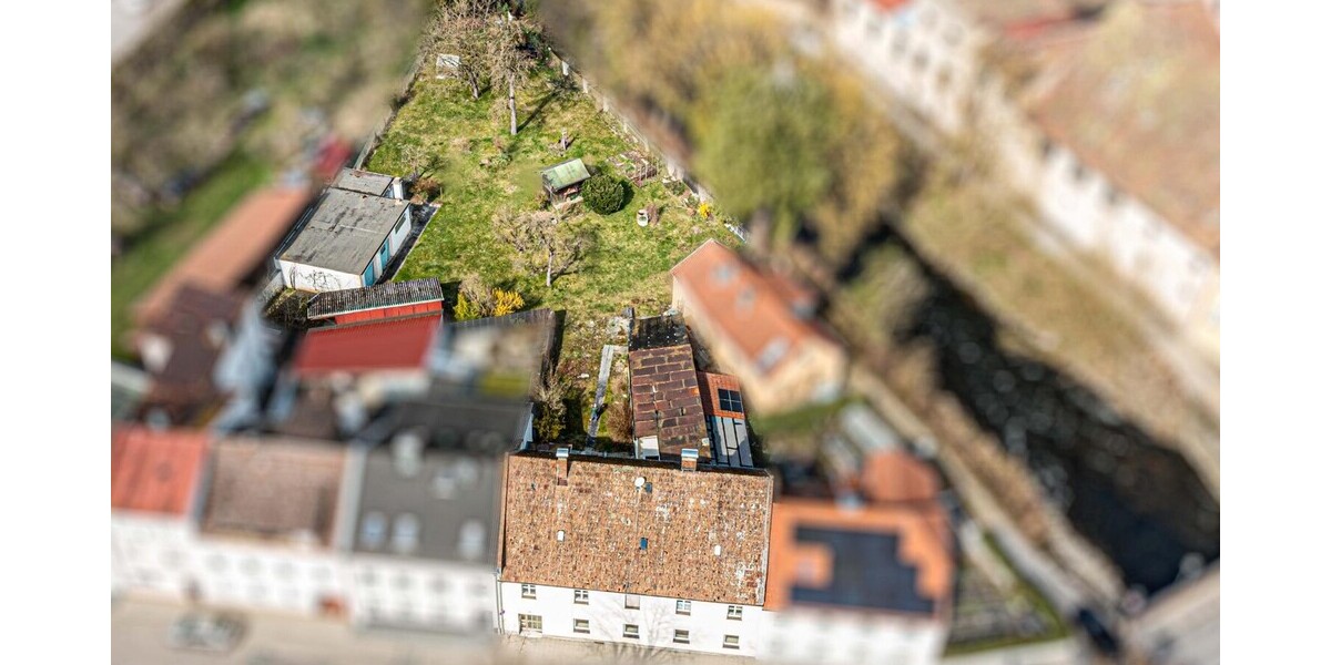 Großzügiges Zweifamilienhaus mit verborgenem Garten in der Innenstadt von Cham - Mehrfamilienhaus, Wohnhaus Cham | Angebot:26298154