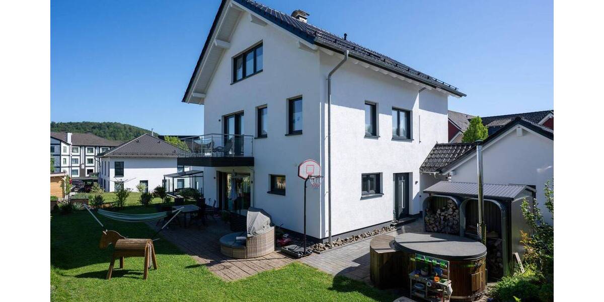 Einfamilienhaus Bad Berleburg - 7 Zimmer, 175 m&sup2;, 685.000&euro; | Angebot:26875321