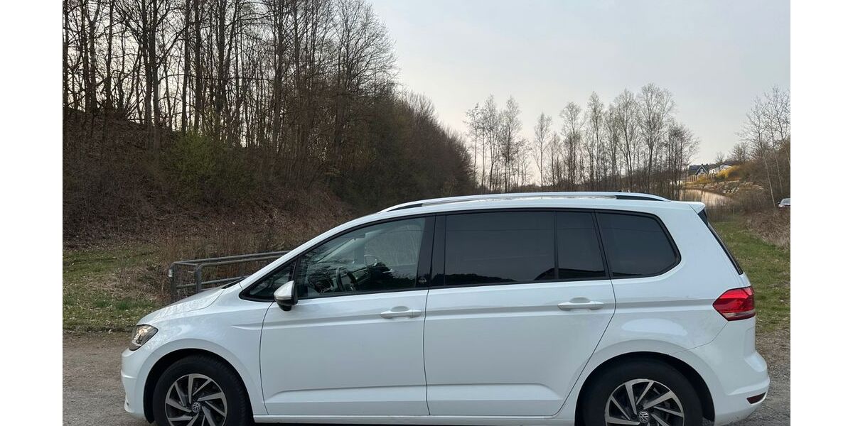 VW Touran 234.000 km 9.990 &euro; Kreuztal 57223