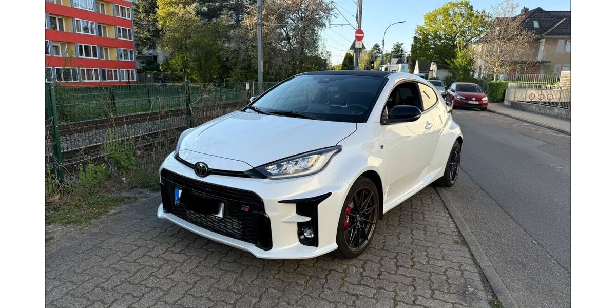 Toyota Yaris 9.300 km 41.000 &euro; Heidelberg 69115