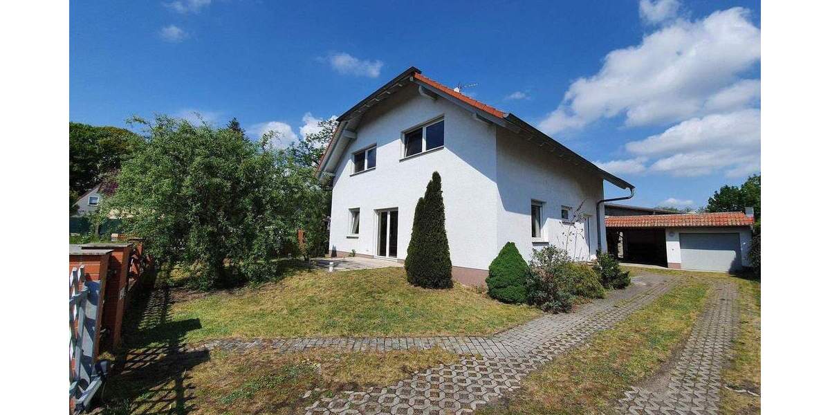 Einfamilienhaus Finsterwalde - 5 Zimmer, 130 m&sup2;, 1.290&euro; | Angebot:25337669