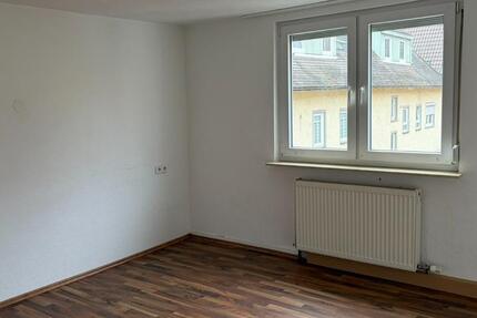 Haus Markgröningen - 5 Zimmer, 105 m&sup2;, 1.000&euro; | Angebot:25403160