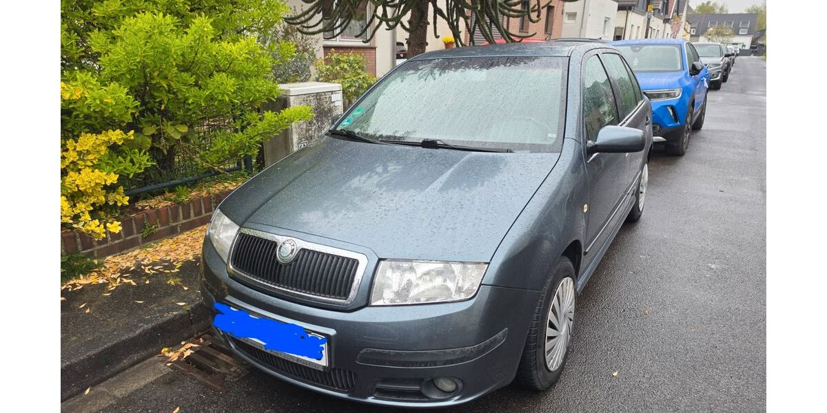 Skoda Fabia 142.000 km 1.800 &euro; Düsseldorf 40472