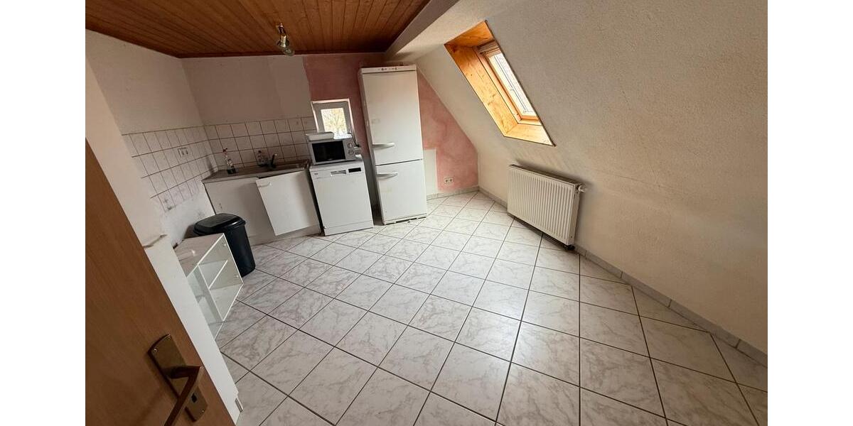 Dachgeschoßwohnung Herrenberg - 5 Zimmer, 105 m&sup2;, 1.350&euro; | Angebot:26385544