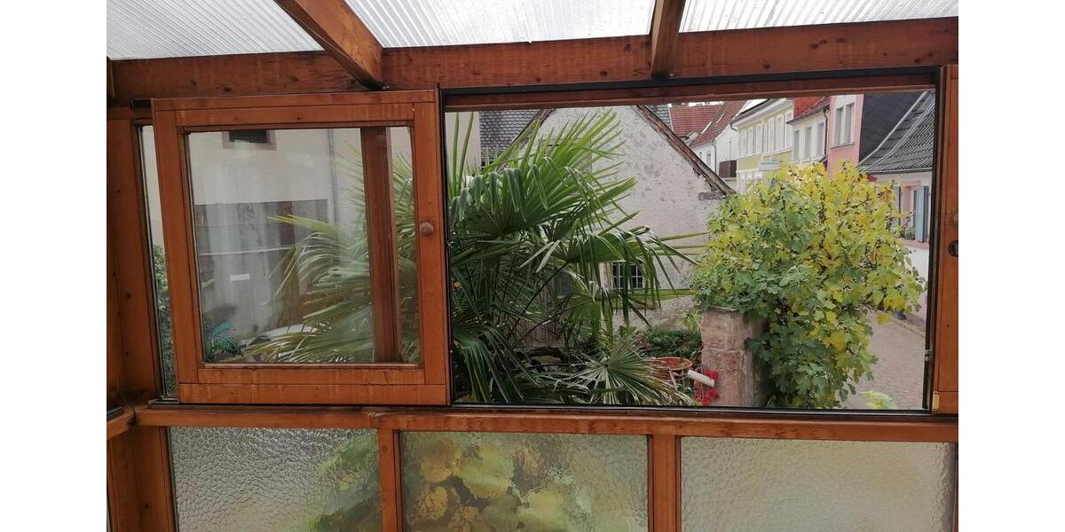 Etagenwohnung Winnweiler - 8 Zimmer, 200 m&sup2;, 1.500&euro; | Angebot:24703008