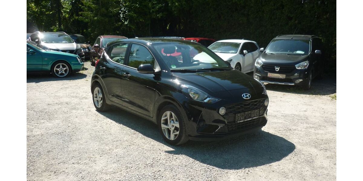 Hyundai i10 32.530 km 13.990 &euro; Estenfeld bei Würzburg 97230